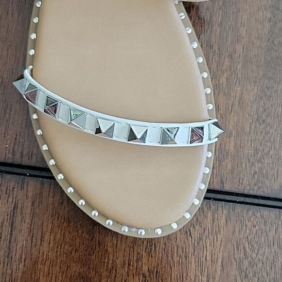 New Forever Flat Studded Over the toe strap Sandals - Picture 5 of 5